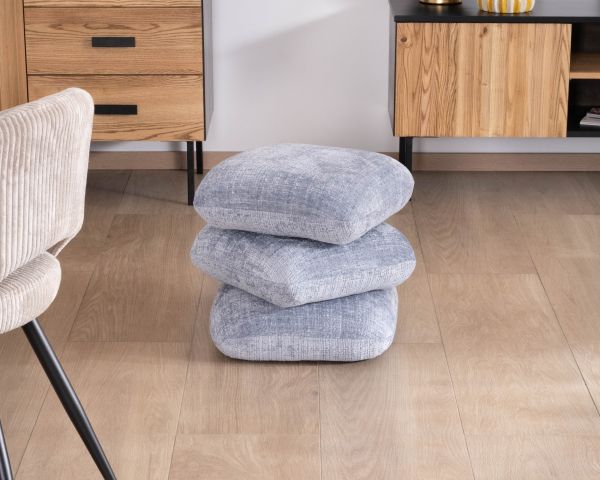 Pouf girevole in stile scandinavo in tessuto intrecciato blu ghiaccio con riflessi luminosi, Flow