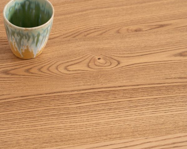 Tavolino newtro "Sydney" in legno massiccio naturale e nero con ante scorrevoli