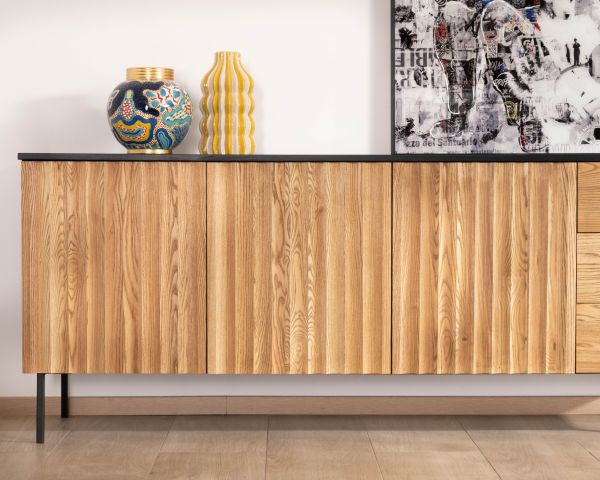 Credenza in stile newtro "Sydney" in frassino massiccio con contenitori e cassetti