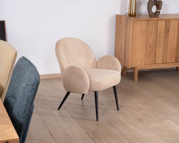 Poltrona in stile scandinavo "Luno" in morbido tessuto beige