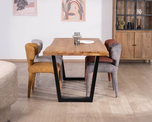 Tavolo da pranzo in teak massiccio di recupero "Lasia", design contemporaneo grezzo e gambe in metallo nero