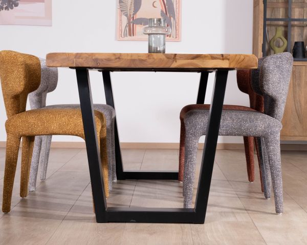 Tavolo da pranzo in teak massiccio di recupero "Lasia", design contemporaneo grezzo e gambe in metallo nero