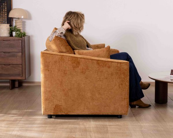 Accogliente divano contemporaneo a 2 posti "Odéa" in tessuto giallo senape