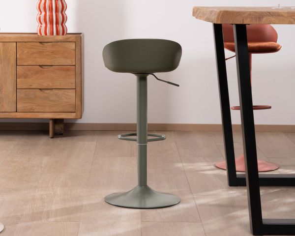 Sgabello da bar regolabile in altezza "Oja" in verde salvia - design elegante e contemporaneo