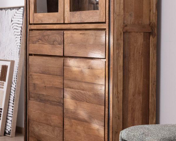 Armadio portavivande contemporaneo "Kayoa" in teak rigenerato e ante in vetro