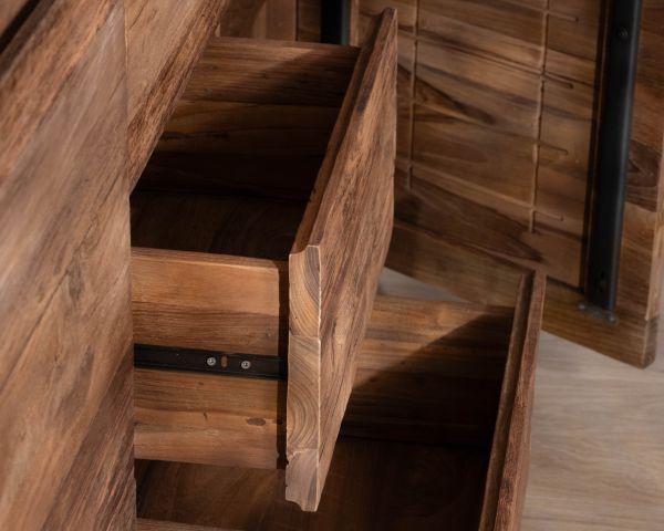 Credenza a 3 ante "Kayoa" in teak massiccio con un'atmosfera chic e naturale