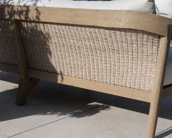 Set da esterno "Verona": divano a 3 posti e poltrone in teak grigio e sabbiato