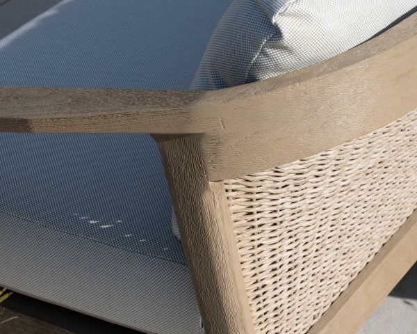 Set da esterno "Verona": divano a 3 posti e poltrone in teak grigio e sabbiato