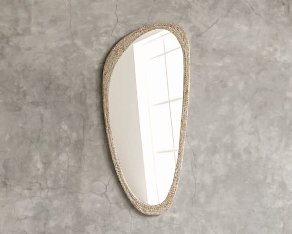 Specchio di forma organica "Solira" con cornice in corda alto 130 cm