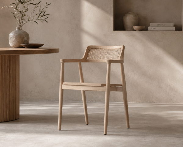 Sedia da pranzo con braccioli dal design essenziale "Vogue" in legno di sungkai