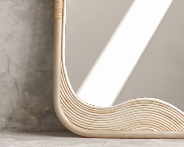 Grande specchio 180x70 cm con cornice in rattan “Solira”, motivo e design organico