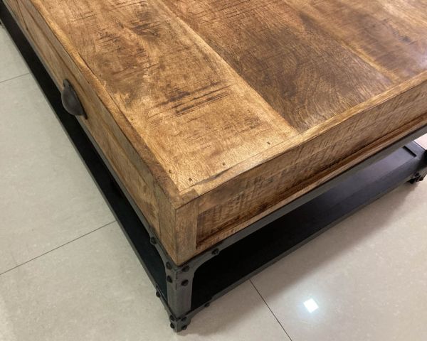 Tavolino a 4 cassetti "Emil" in mango massiccio