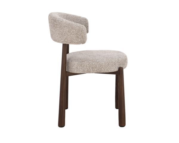 Set di 2 sedie avvolgenti in stile retrò-contemporaneo “Arlo” in tessuto a trama beige e marrone, con gambe effetto noce