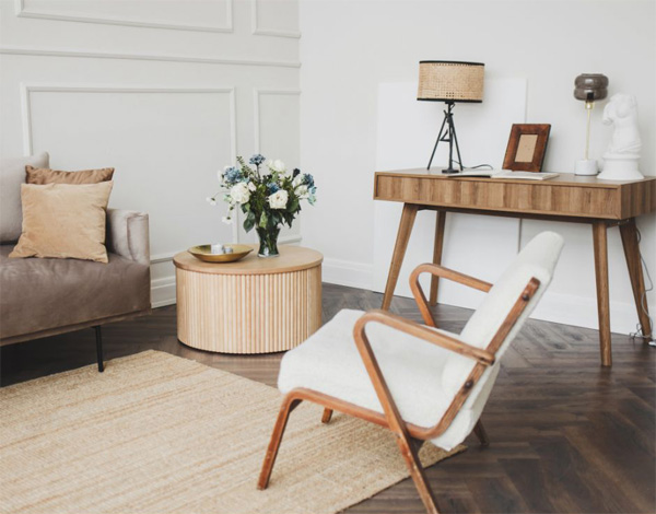 Poltrona in un salotto in stile scandinavo